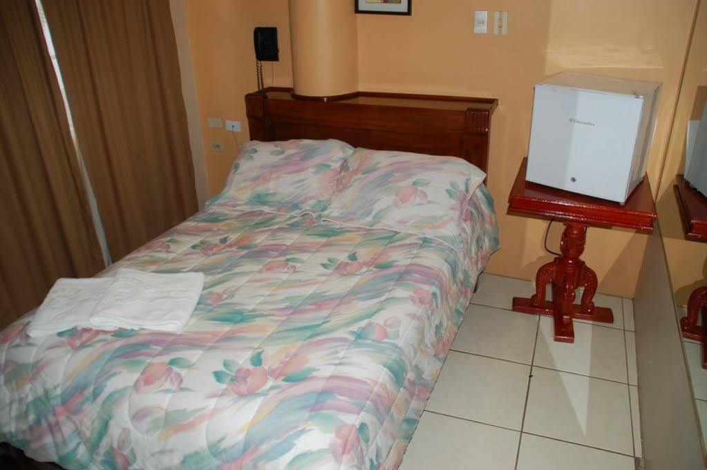 Hotel Ciudad Latin Palace Guayaquil Buitenkant foto
