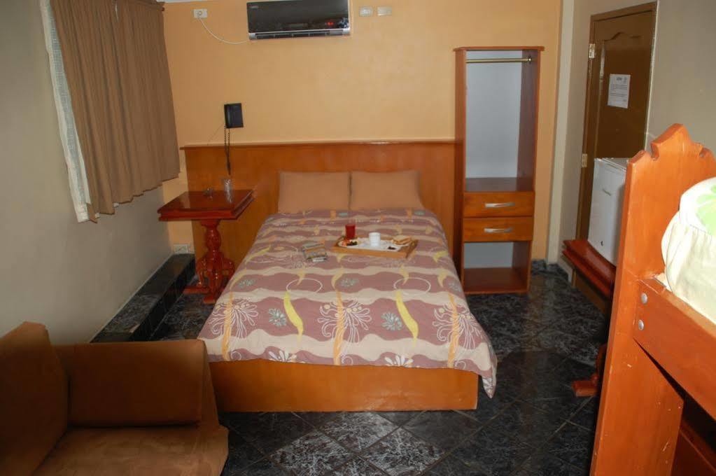 Hotel Ciudad Latin Palace Guayaquil Buitenkant foto